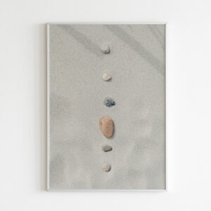 Plakatas „Akmenėliai krante“